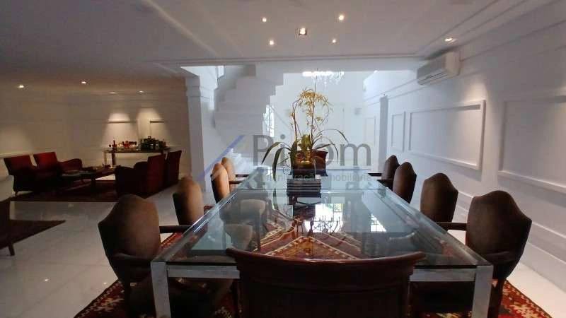Casa sem mobília 980 m² com 5 suítes e 8 banheiros — photo 20