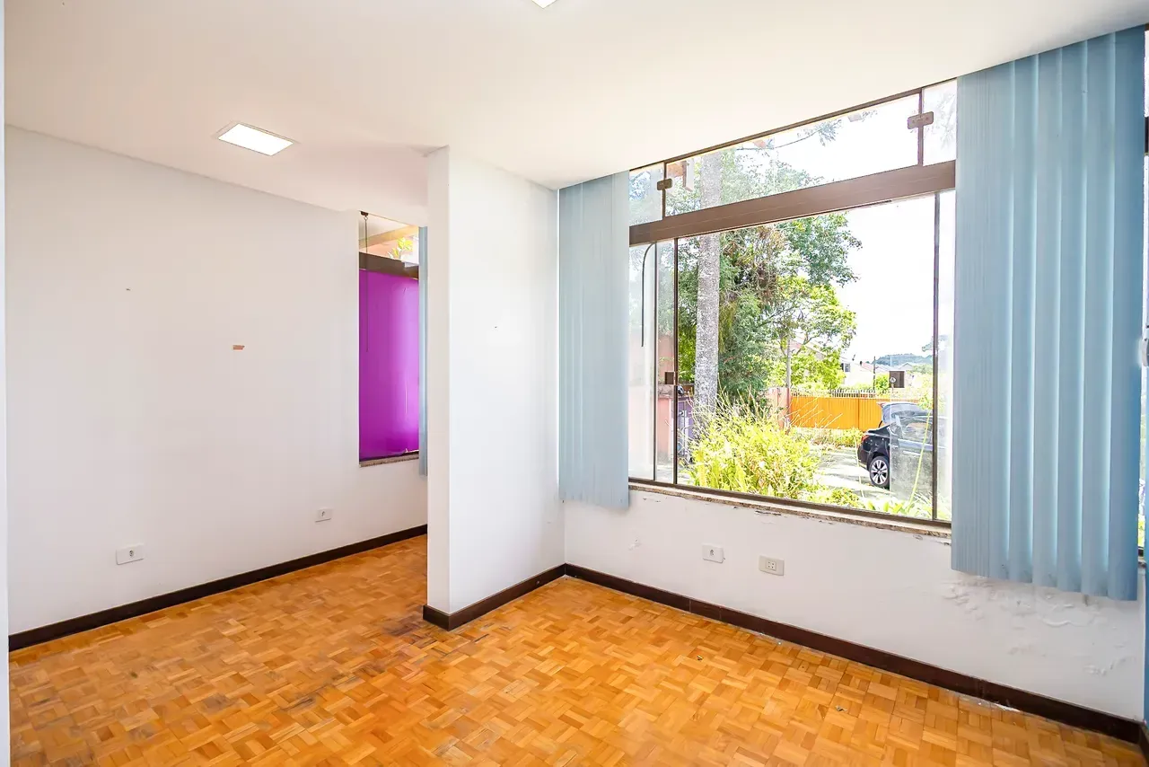Furnished house with 5 bedrooms and 470 m² — photo 90