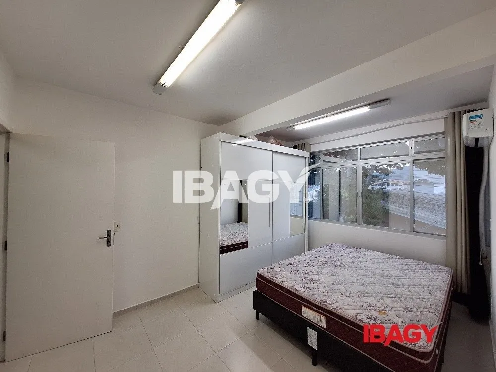 2-bedroom apartment with a washing machine in Florianópolis — photo 3
