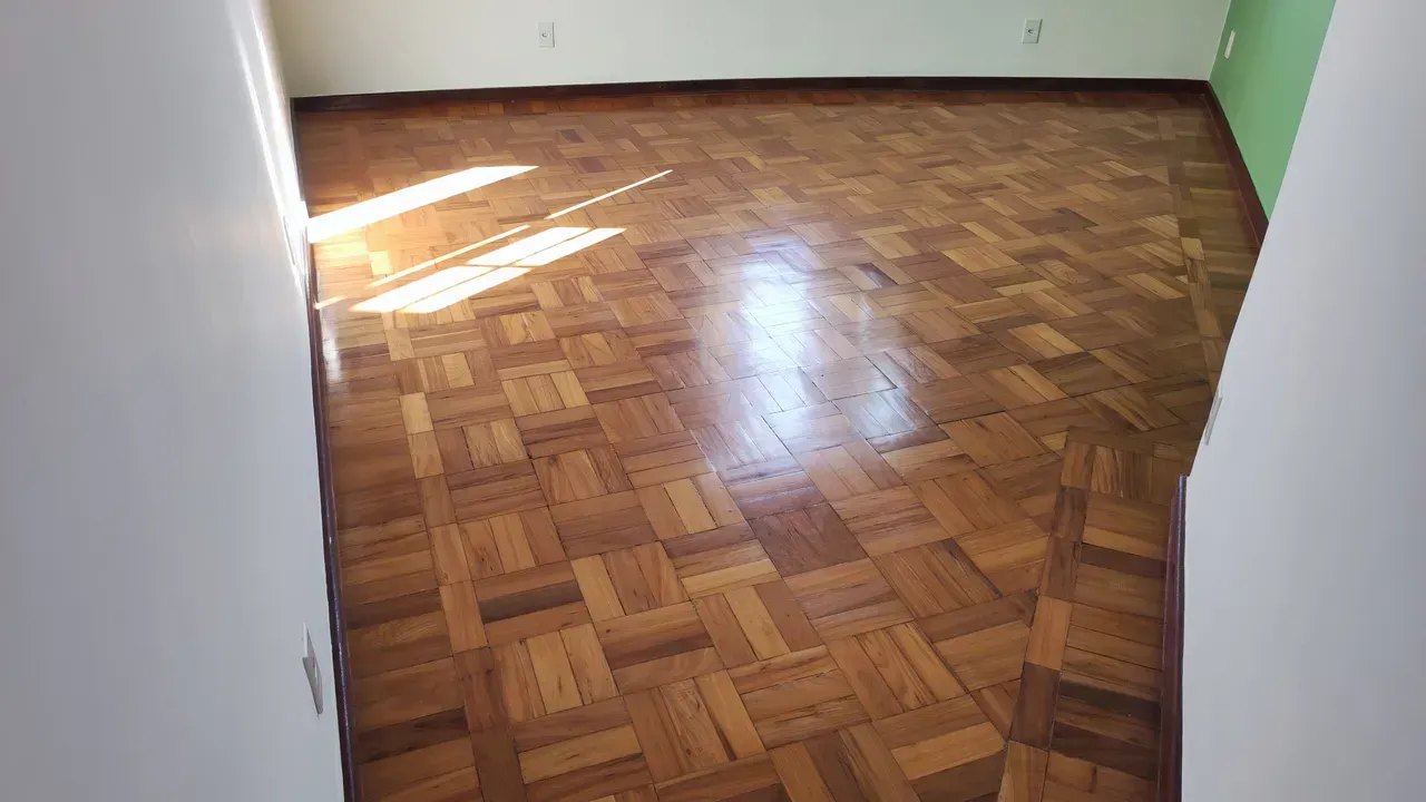 Apartamento de 1 quarto com piso de madeira e 1 vaga — photo 6