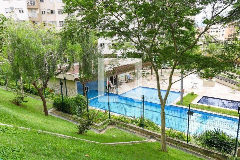 2-bedroom apartment in a building with a gym — photo 14