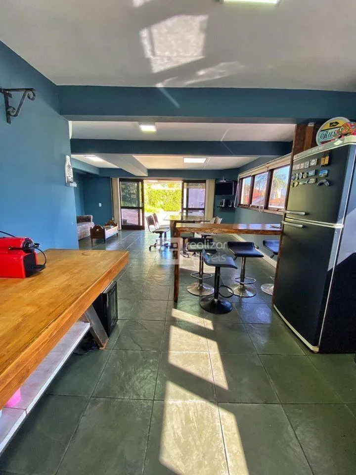 Casa con 4 dormitorios en suite y ventanales del suelo al techo — photo 12