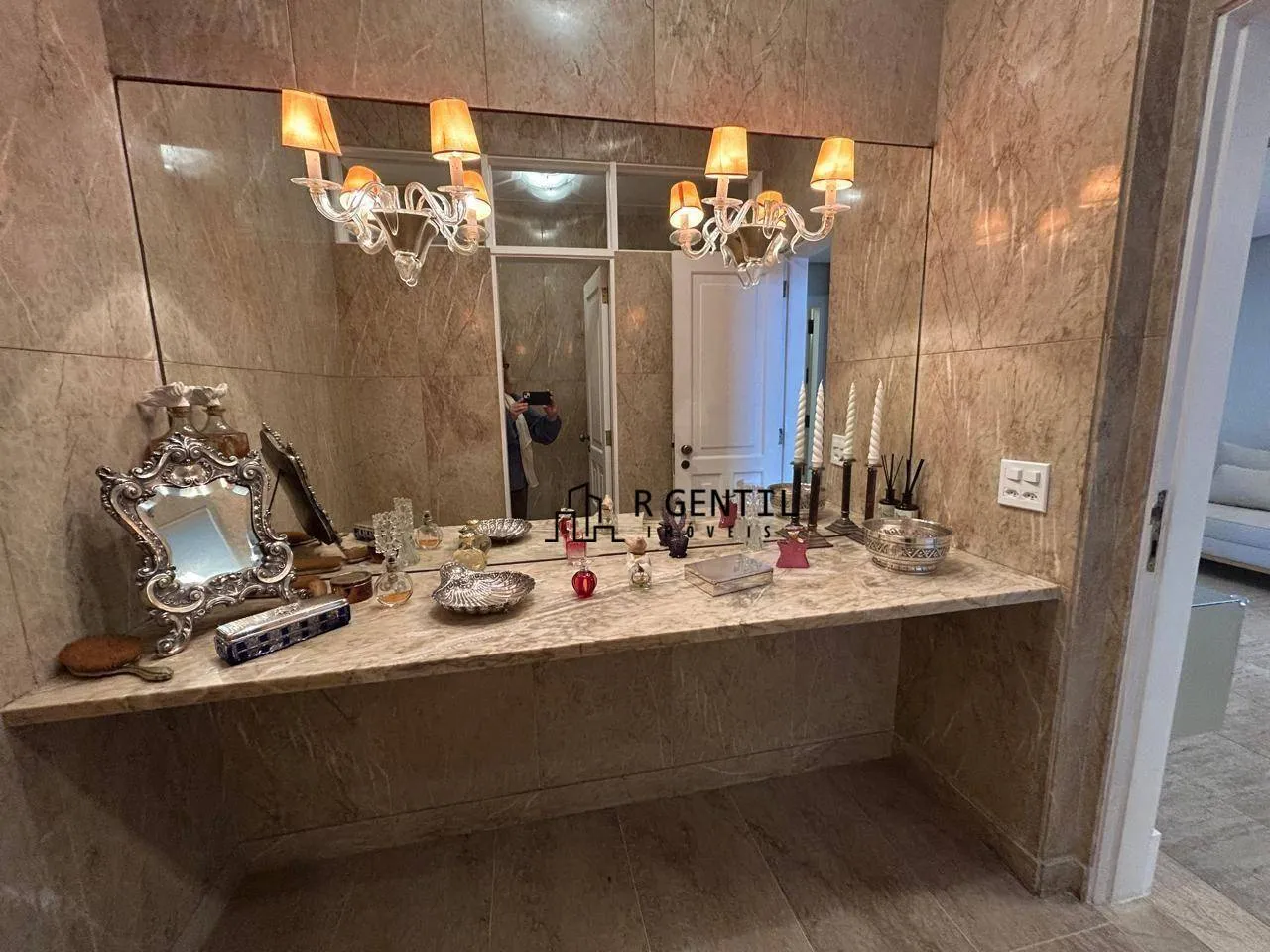 430 m² apartment with 4 bedrooms and 5 bathrooms — photo 16
