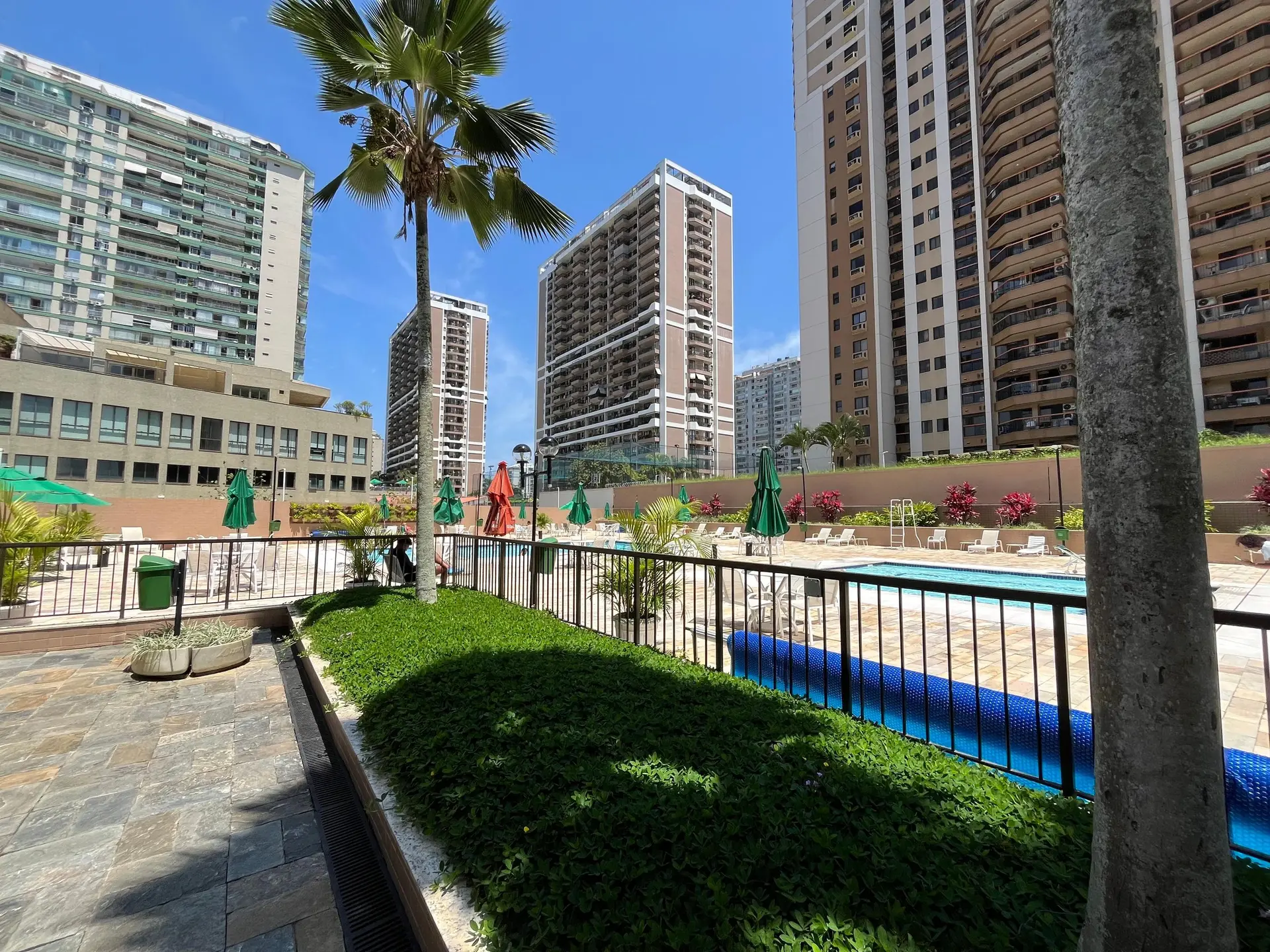 2-bedroom apartment with a glass-enclosed balcony — photo 14