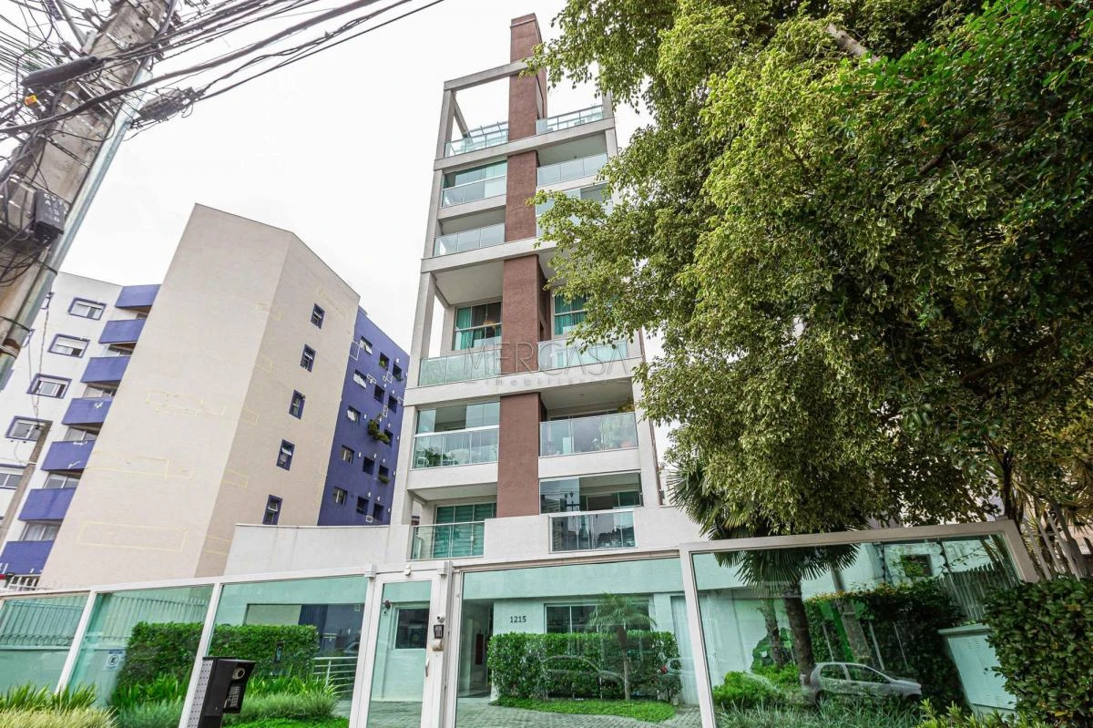 One-bedroom apartment in a building with a pool — photo 42