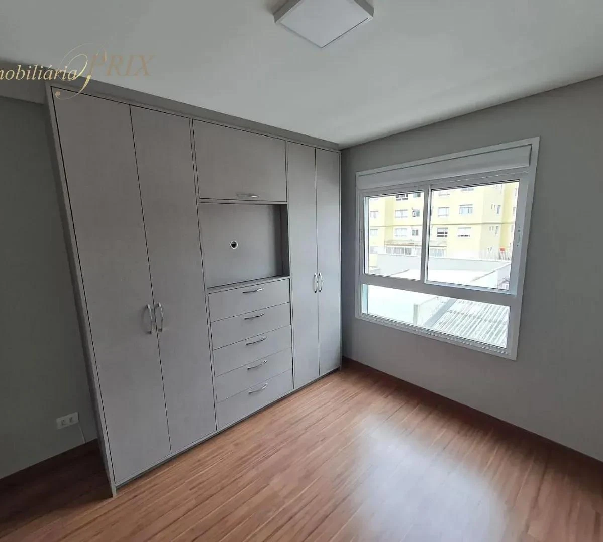 Glass-enclosed balcony in a 2-bedroom apartment, 76 m² — photo 9