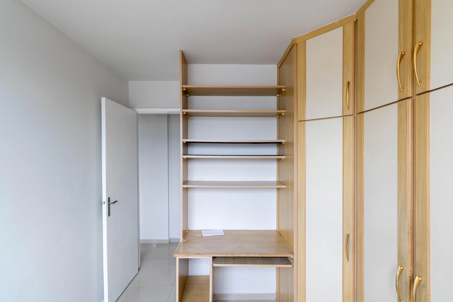 2-bedroom apartment with a home office — photo 13
