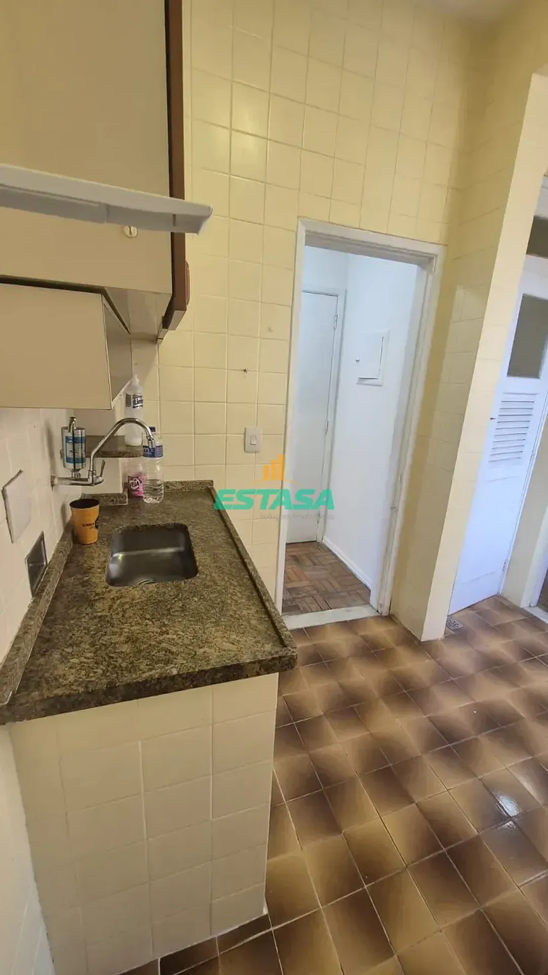 1-bedroom apartment with a separate closed kitchen — photo 25