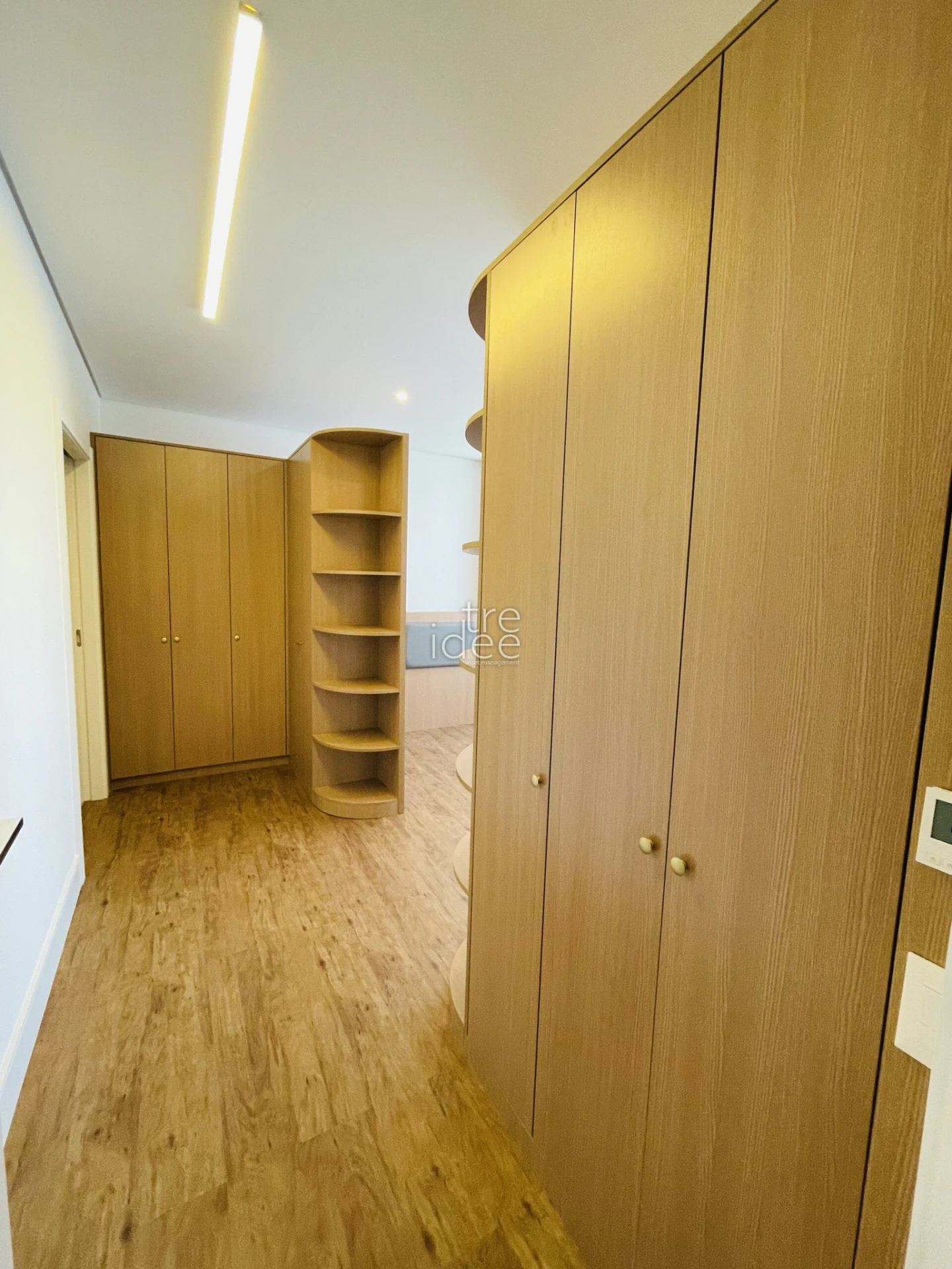 2-bedroom apartment with a washing machine — photo 23