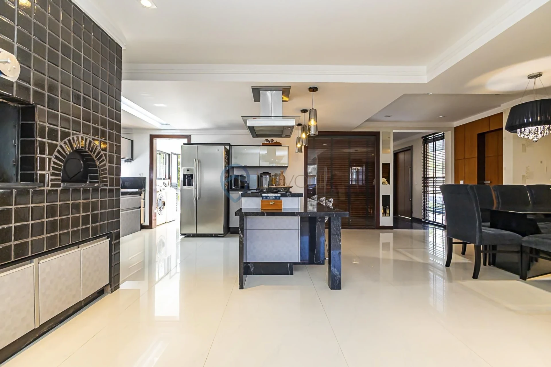 Рабочее место и 4 спальни: дом 381 м² — photo 23