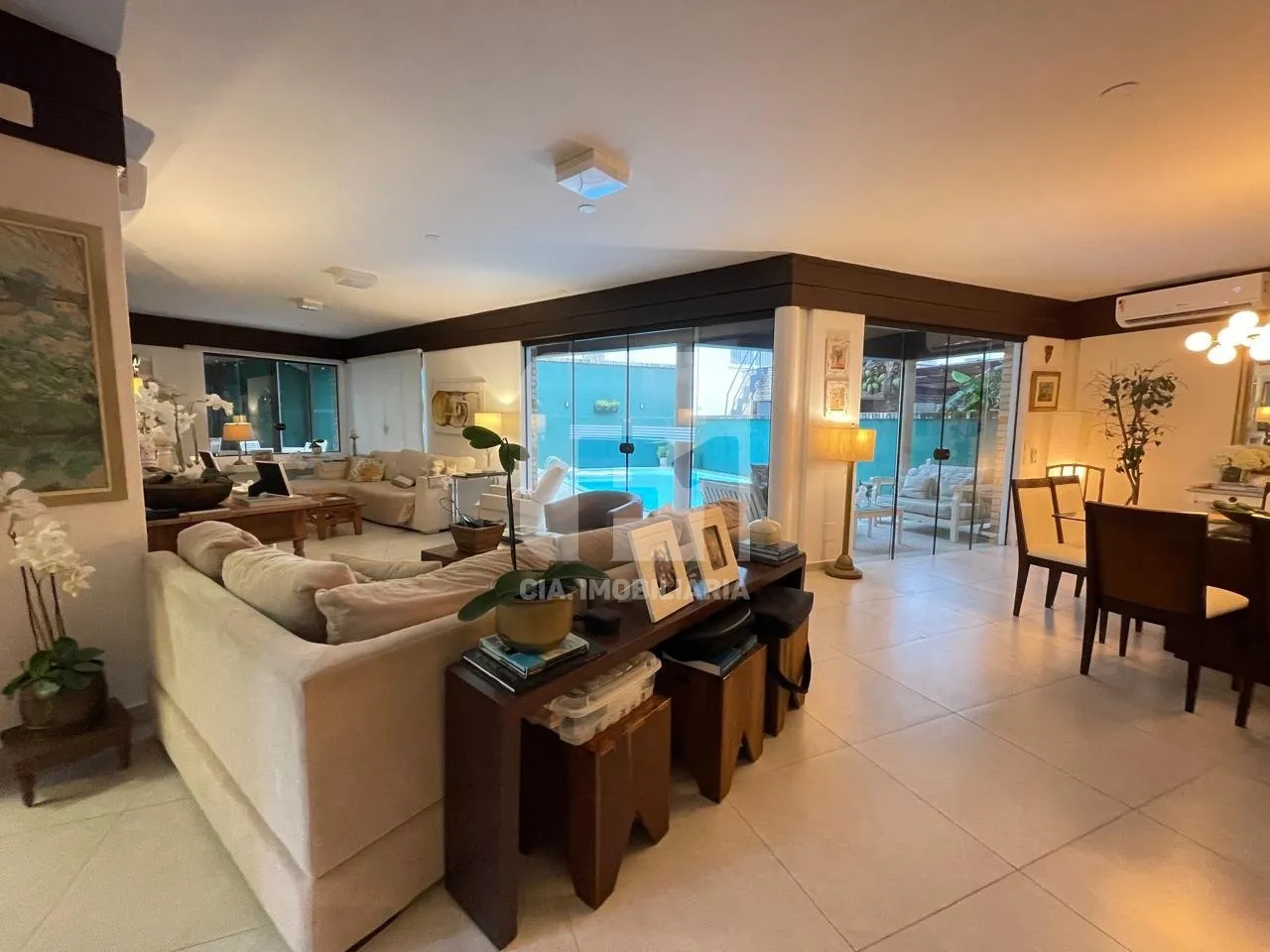 Furnished 350 m² house with 6 bedrooms and 3 suites — photo 21