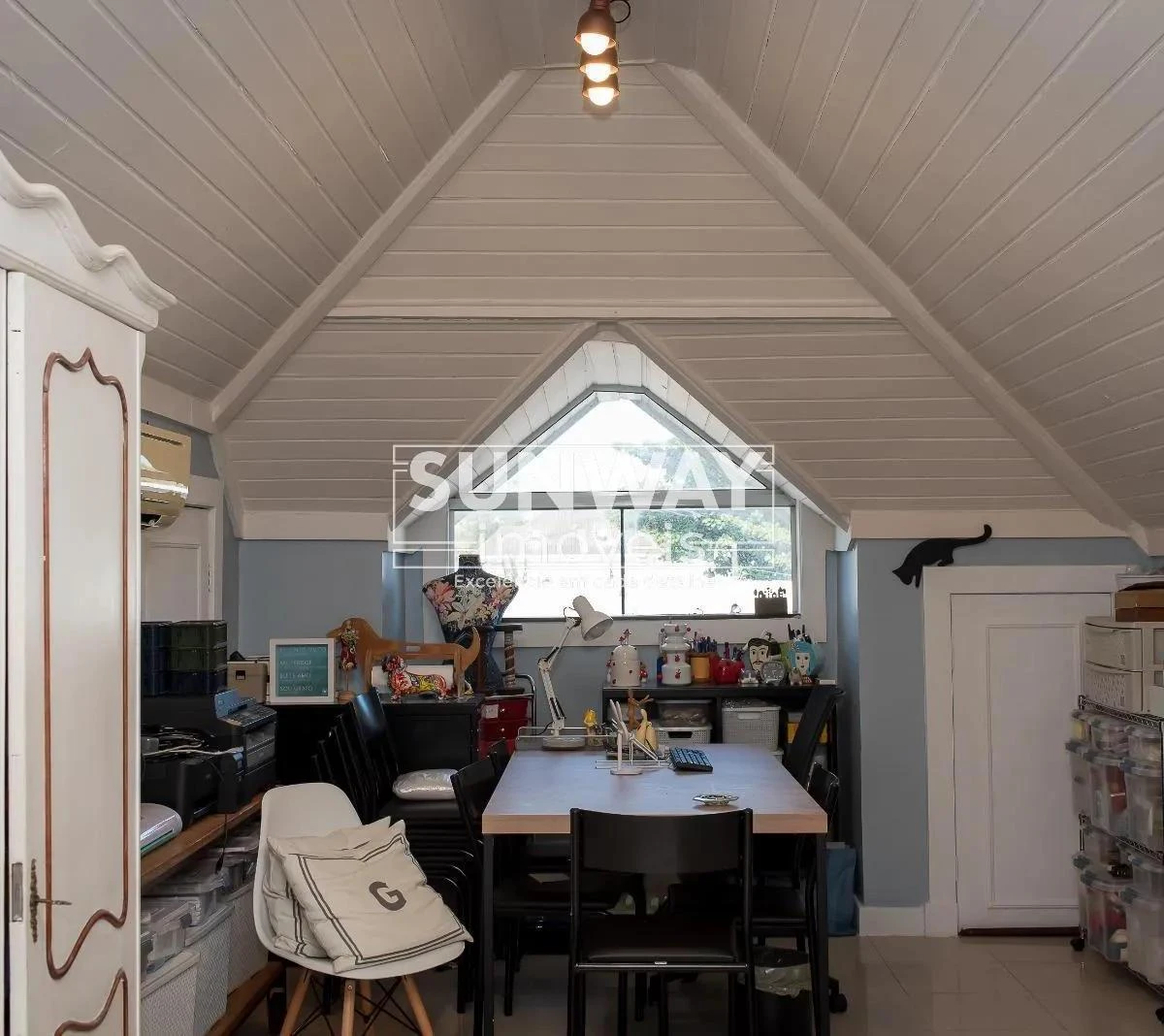 5-bedroom house with a walk-in closet in Rio de Janeiro — photo 22