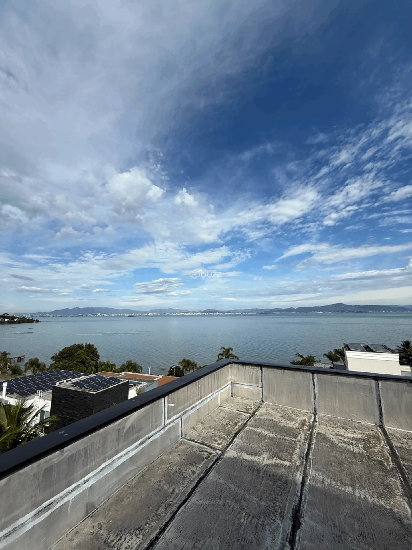 Furnished house, 561 m², with a water view — photo 24