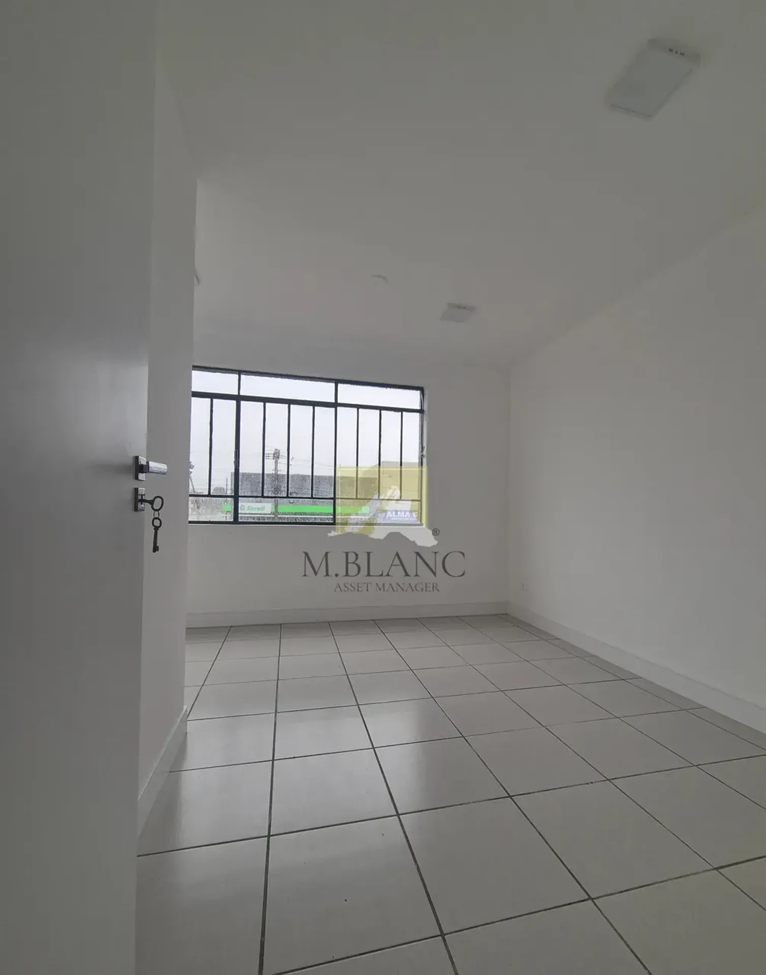 2-bedroom apartment with a washing machine in Curitiba — photo 8