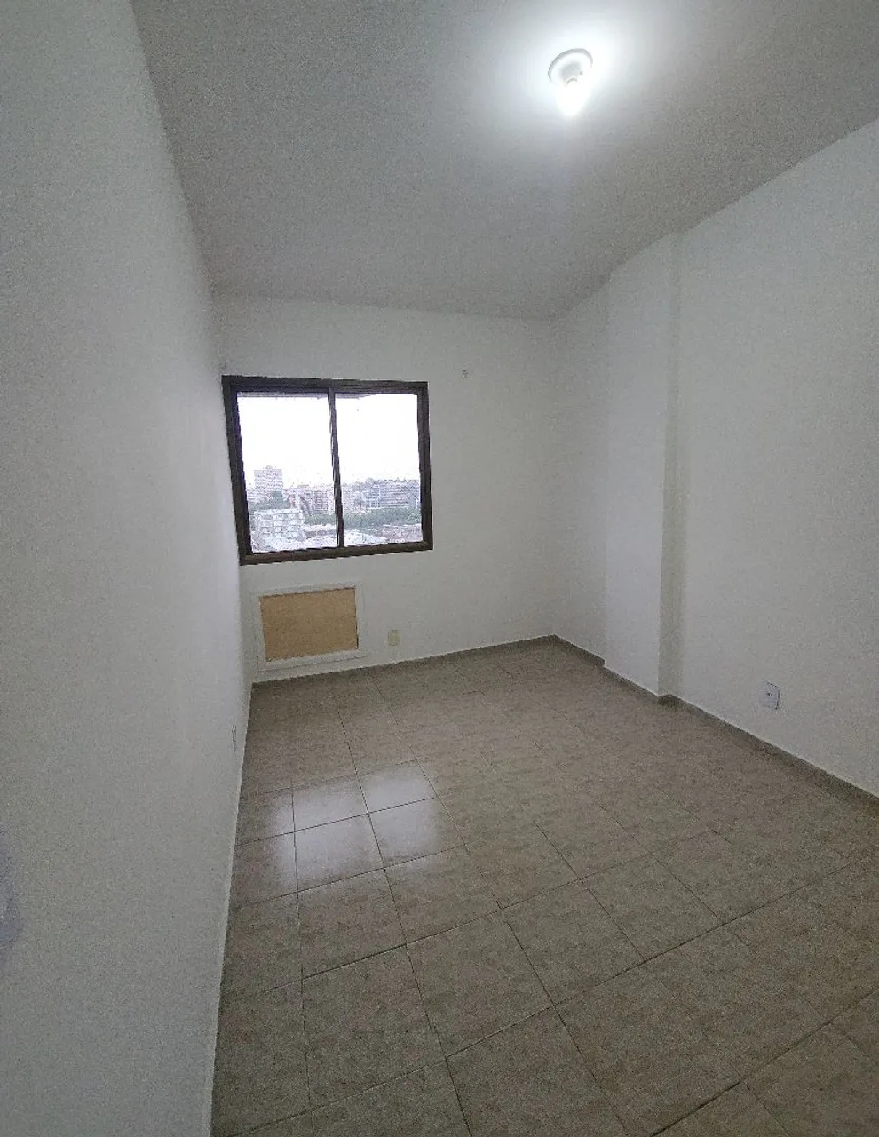 2-bedroom apartment in a building with a gym — photo 7