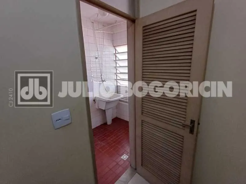 Departamento en piso 2 con ventanales de piso a techo — photo 5
