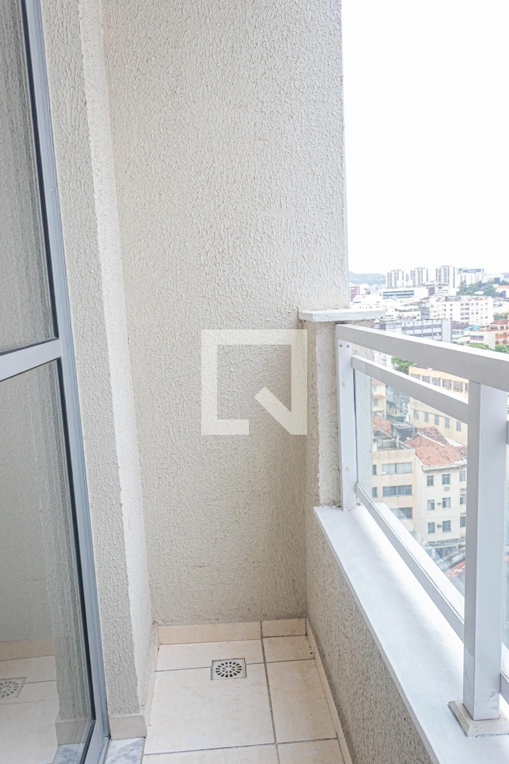 Walk-in closet in a 2-bedroom apartment, 49 m² — photo 18