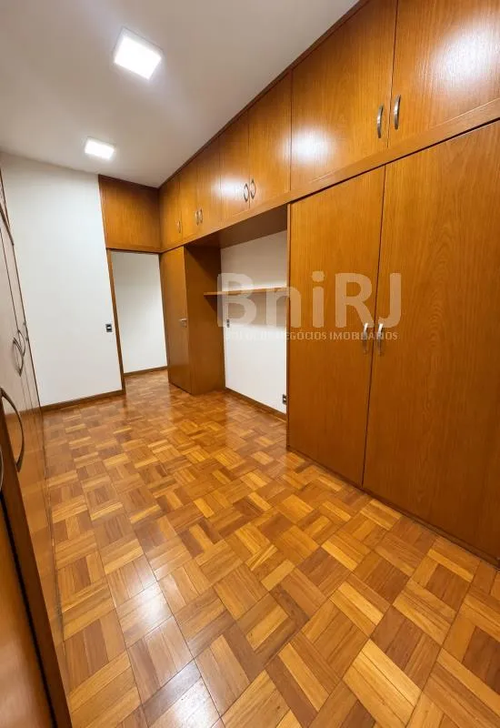 Home office in a 4-bedroom apartment, 280 m² — photo 20