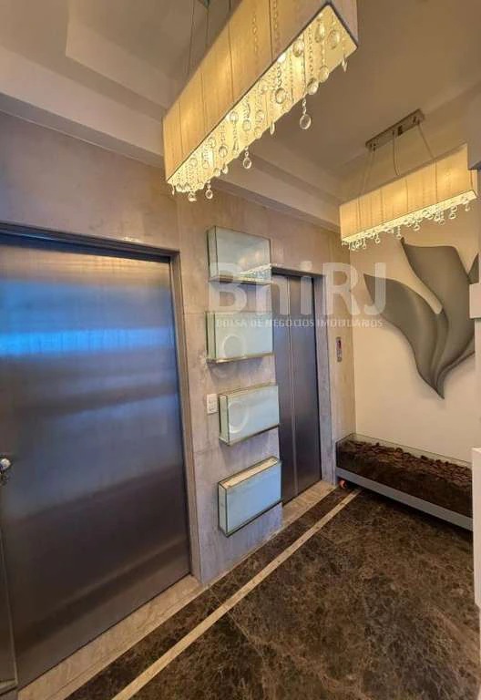 Квартира 779 м² без меблів із 4 спальнями-сюїтами — photo 24