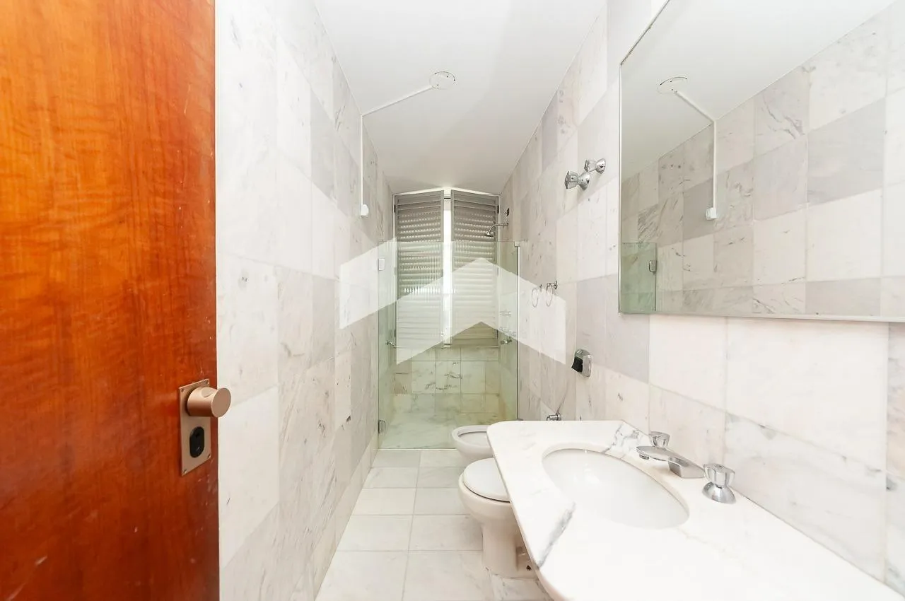 380 m² apartment with private laundry area — photo 27