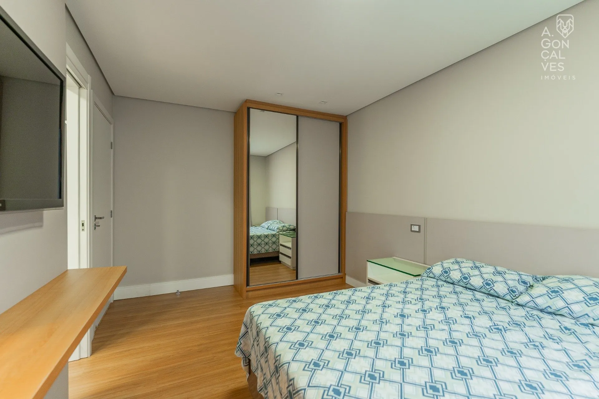 House with 3 bedrooms and an open-plan kitchen — photo 17