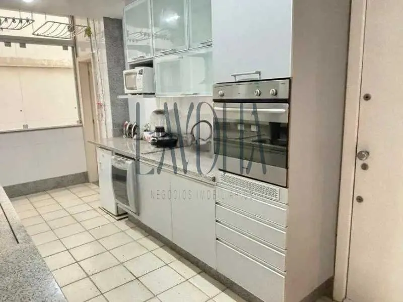 Furnished apartment with a separate kitchen and 4 bedrooms — photo 6