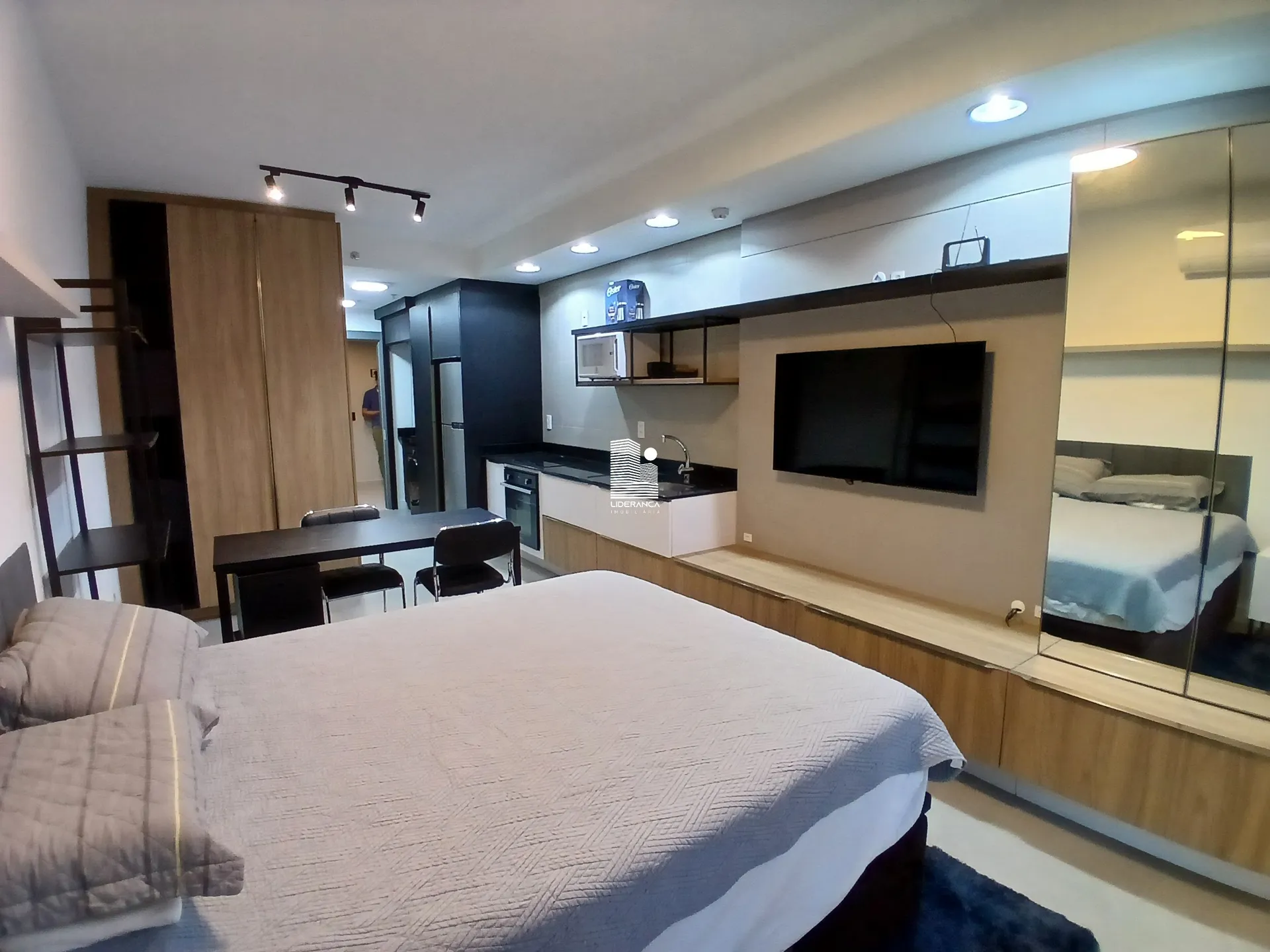 Estudio amueblado de 31 m² con jardín privado — photo 3