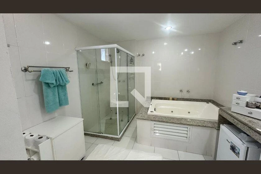 Condominium house with 5 en-suite bedrooms and pool — photo 40