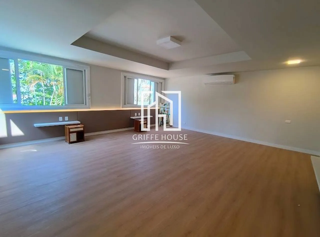 House with 5 bedrooms and 5 bathrooms, open-plan kitchen — photo 20