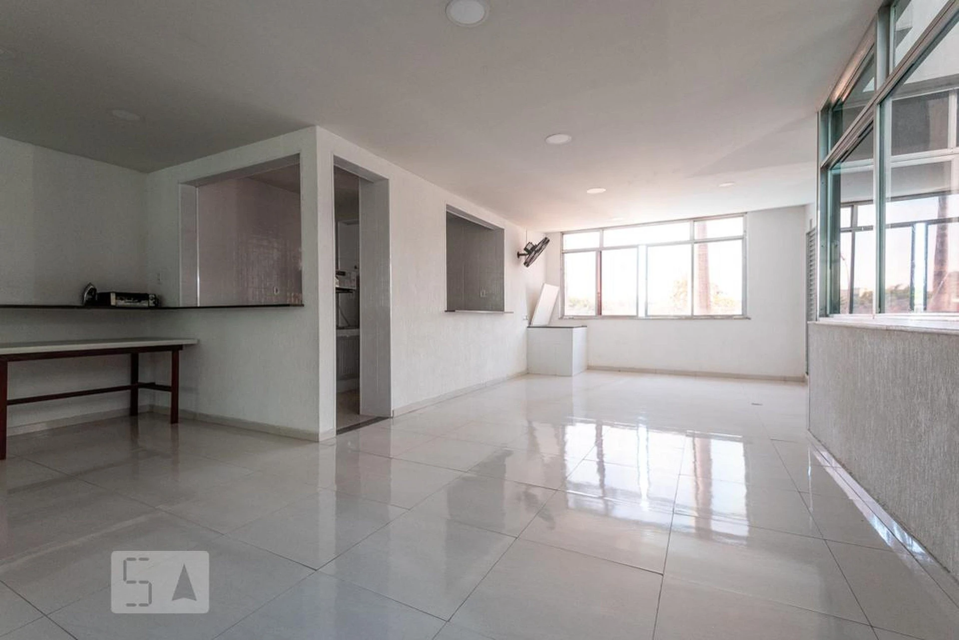 2-bedroom apartment with open-plan gas kitchen — photo 31