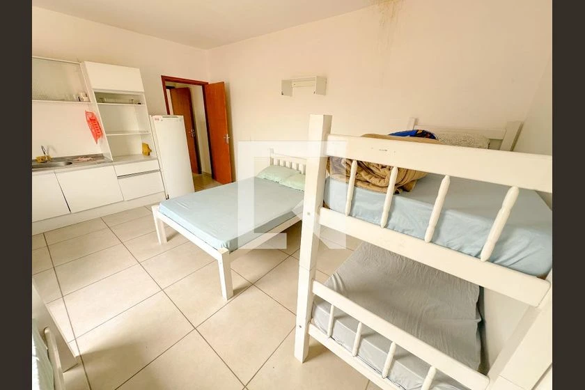 Studio with 1 bedroom, 1 bathroom and private garden — photo 8