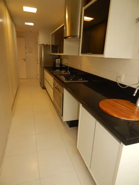 3-bedroom apartment in a building with a sauna — photo 15