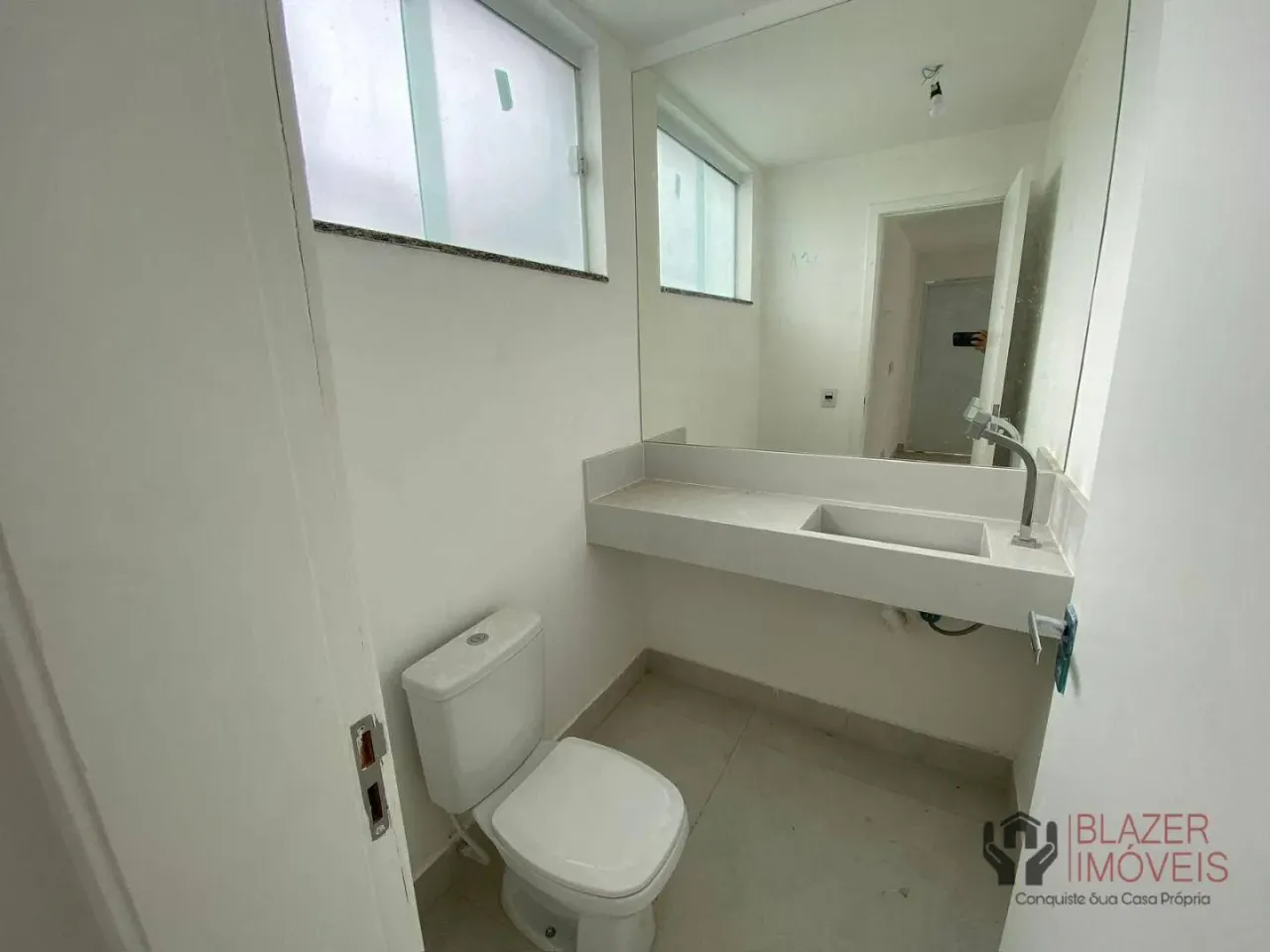 Casa com 4 dormitórios e 220 m² com varanda e churrasqueira — photo 11