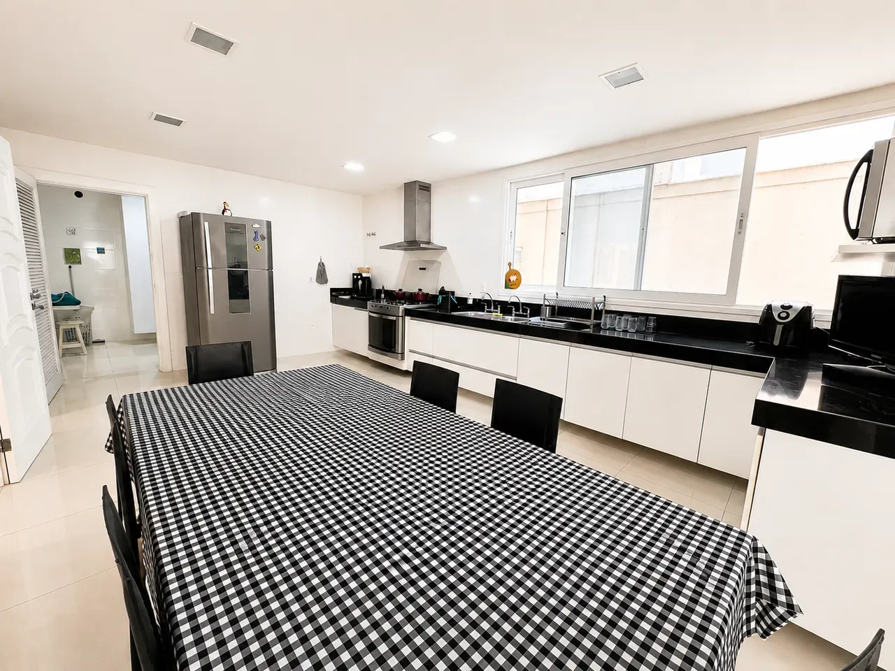 Furnished house with 4 bedrooms and 4 bathrooms — photo 12