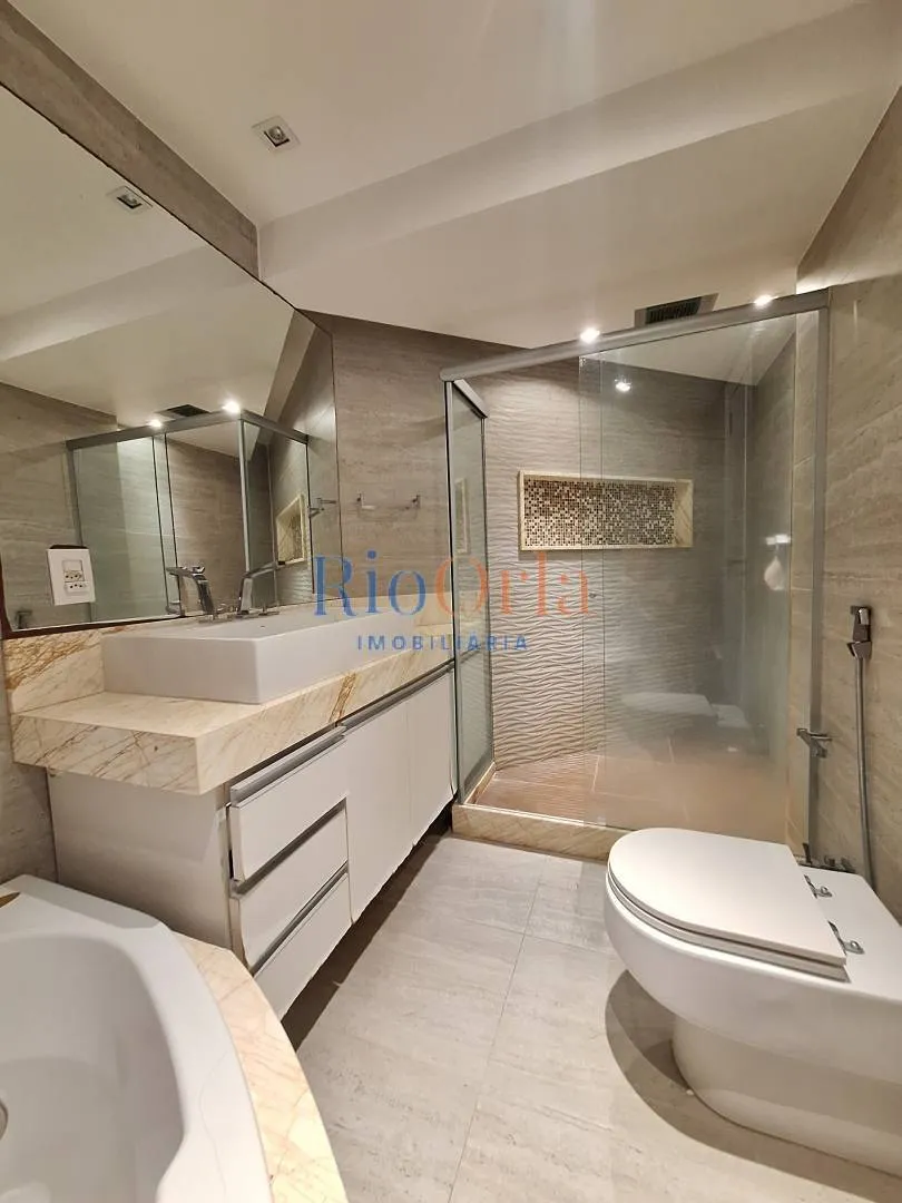 Unfurnished apartment with 4 bedrooms and 5 bathrooms — photo 55