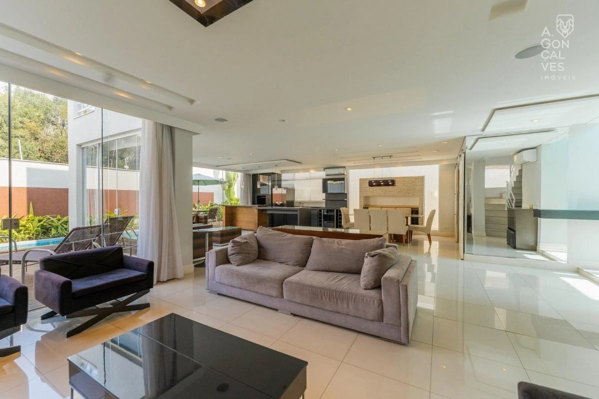Furnished house with 3 en-suite bedrooms and balconies — photo 12