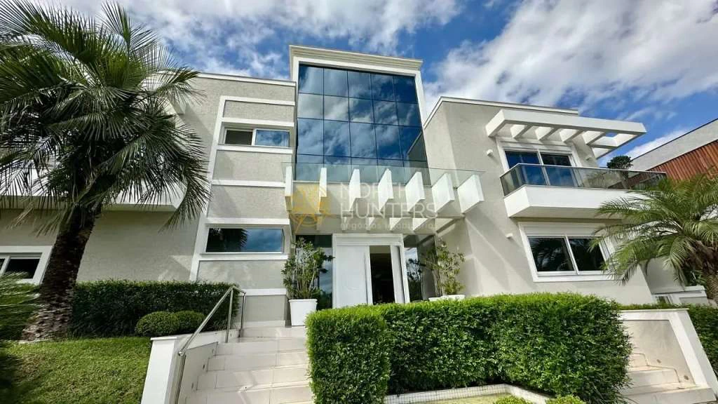 9-bedroom condo house with 4 parking spaces