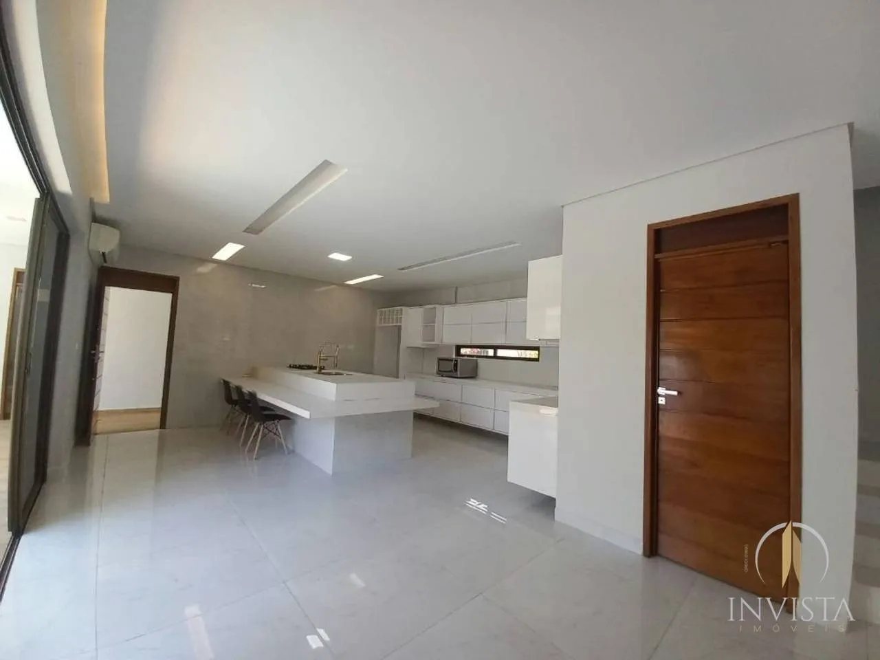 Furnished house, 481 m², with floor-to-ceiling windows — photo 11