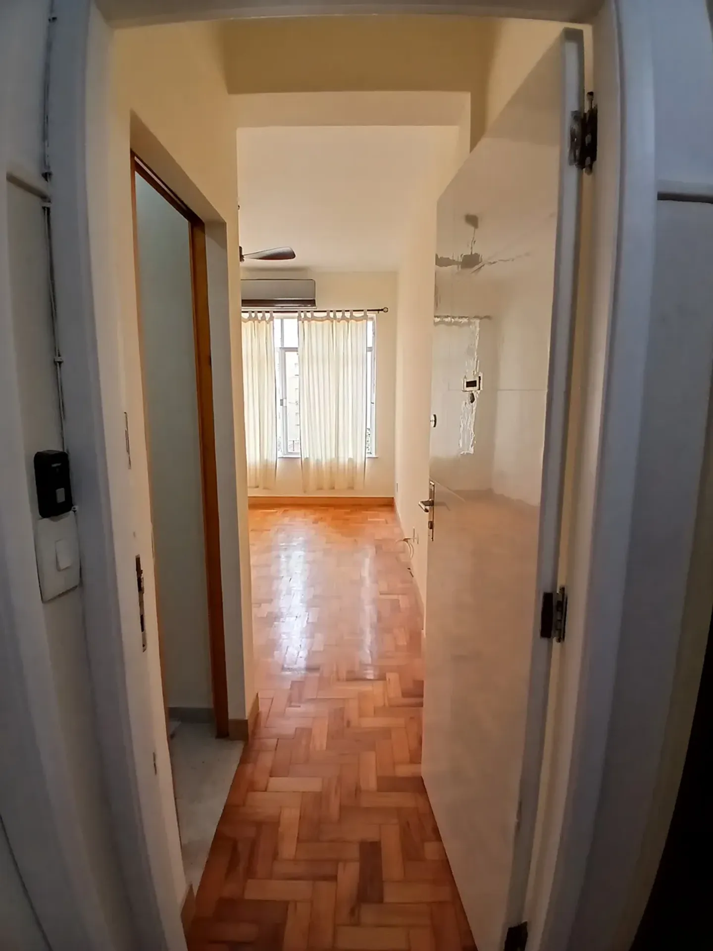 Apartamento no 4º andar com piso de madeira ou laminado — photo 12