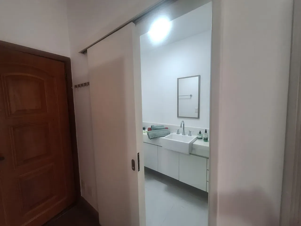 Furnished studio with 25 m², 1 bedroom and 1 bathroom — photo 22
