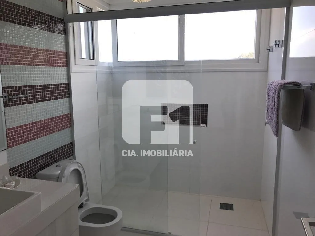 Furnished 9-suite house with open-plan kitchen — photo 15