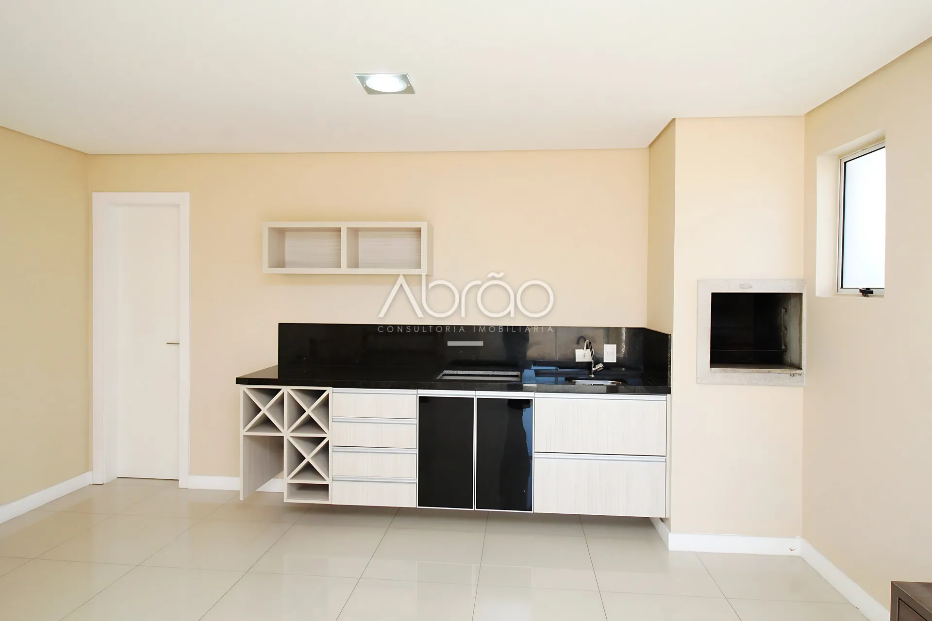 Spacious 3-bedroom apartment with 3 bathrooms — photo 39