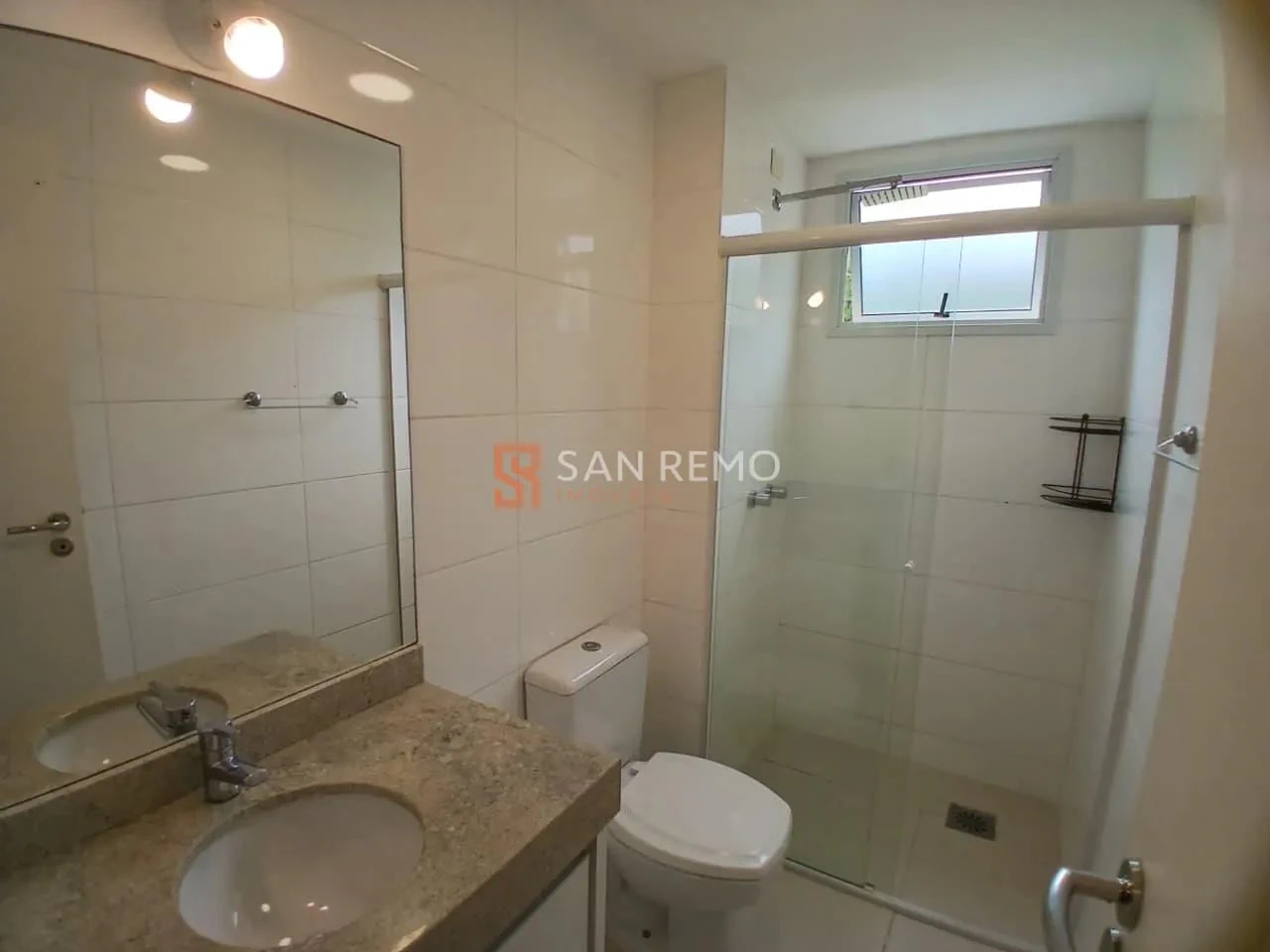 3-bedroom apartment in a building with a pool — photo 9