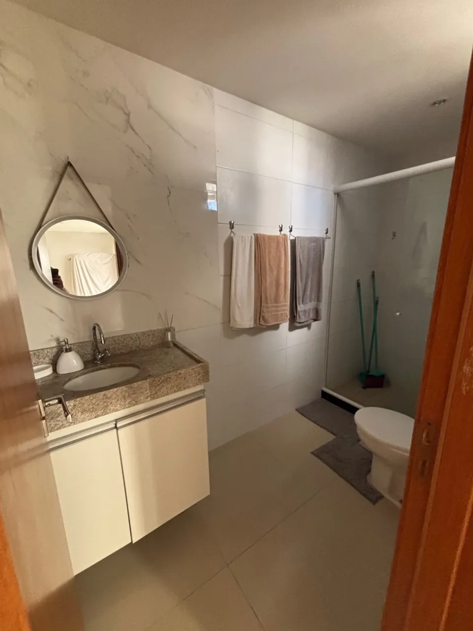Furnished 1-bedroom apartment with a gas open kitchen — photo 4