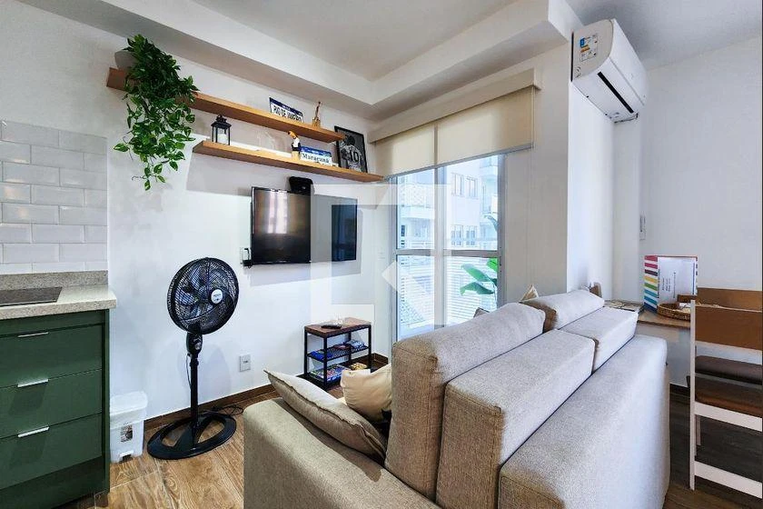 Studio de 30 m² com máquina de lavar e varanda envidraçada
