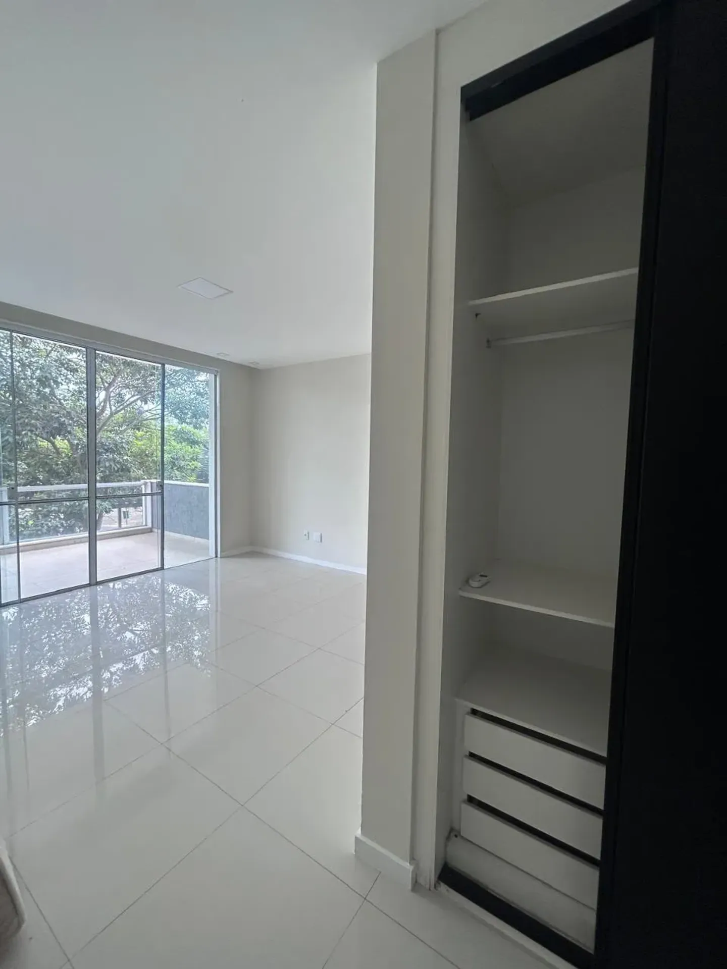 5-bedroom house with a walk-in closet in Rio de Janeiro — photo 7