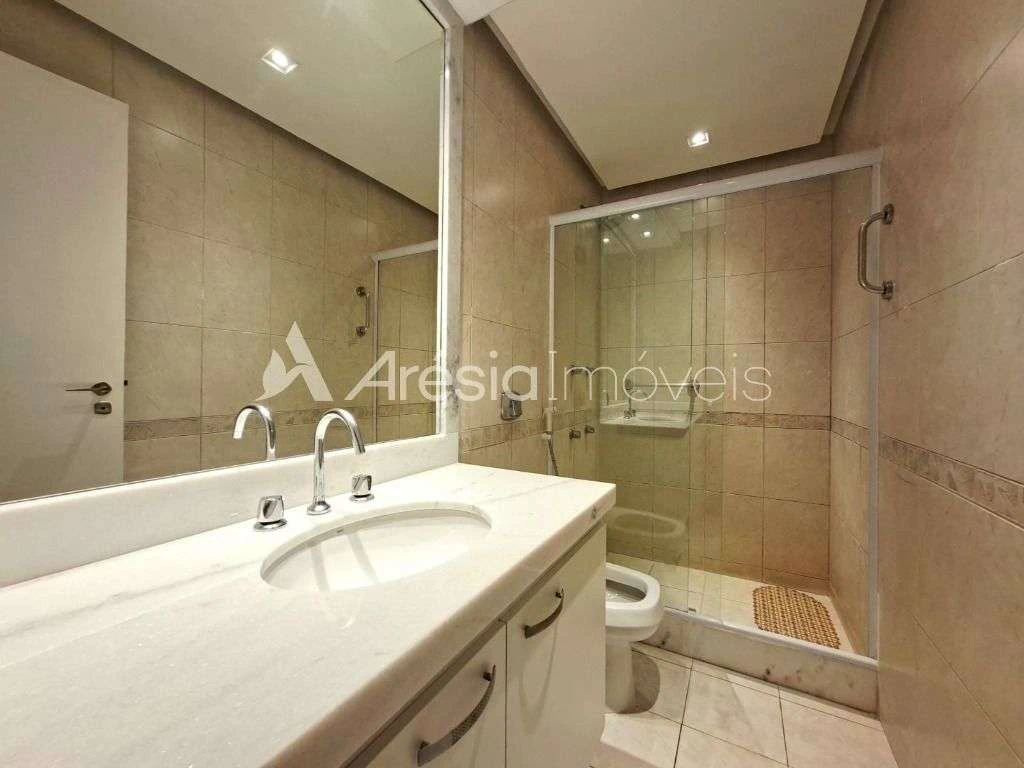 3-bedroom apartment with 140 m² and city-view windows — photo 15