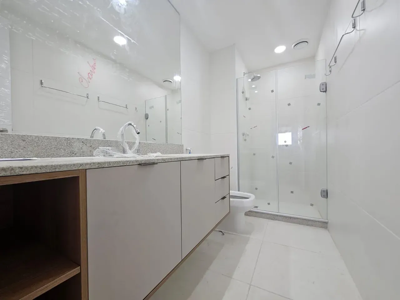 Apartamento mobiliado com 4 quartos e 5 banheiros — photo 42