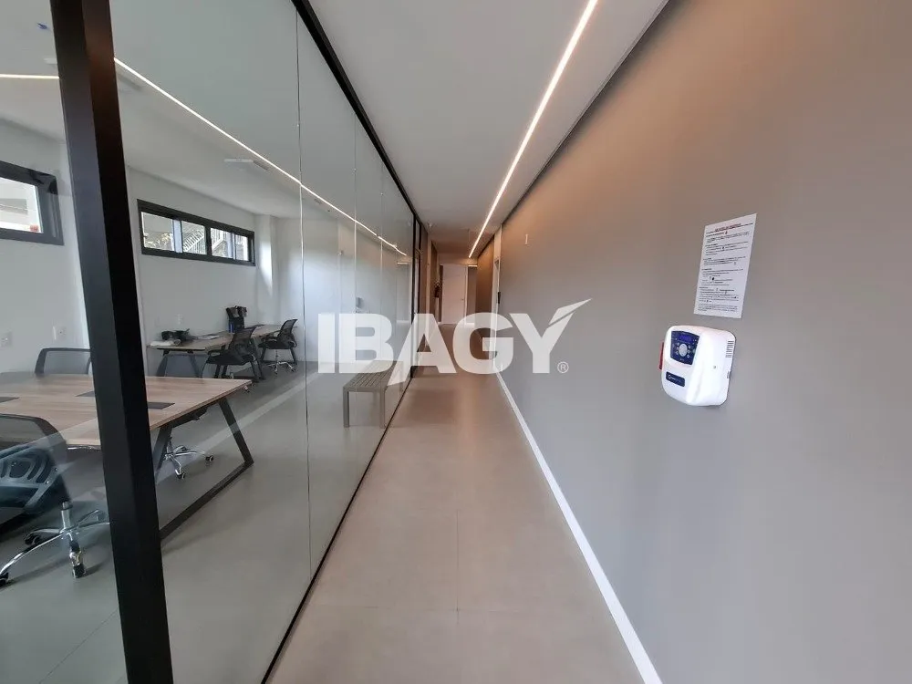 59 m² furnished studio with a ready workspace desk — photo 21