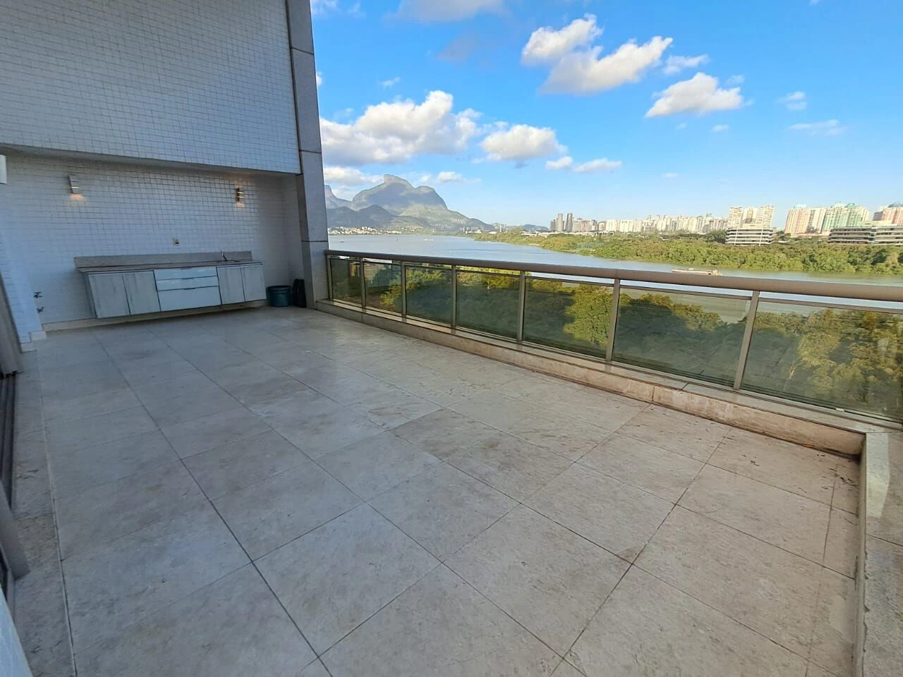 4-suite apartment with 370 m² and private BBQ area — photo 7